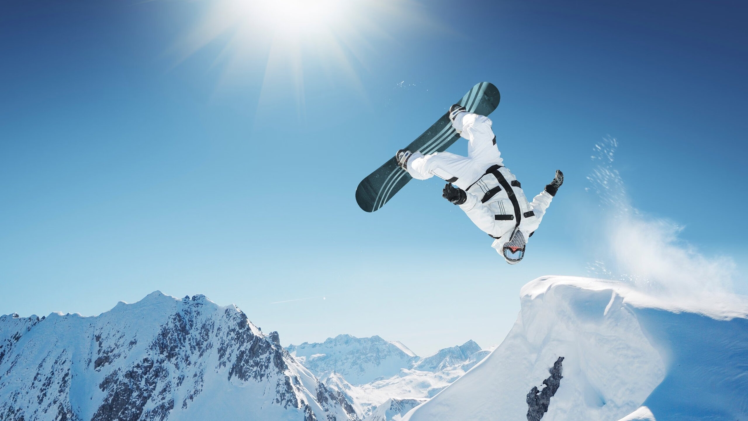 开云体育中国-太阳最后时刻的余晖，照亮文班亚马的世界杯黎明